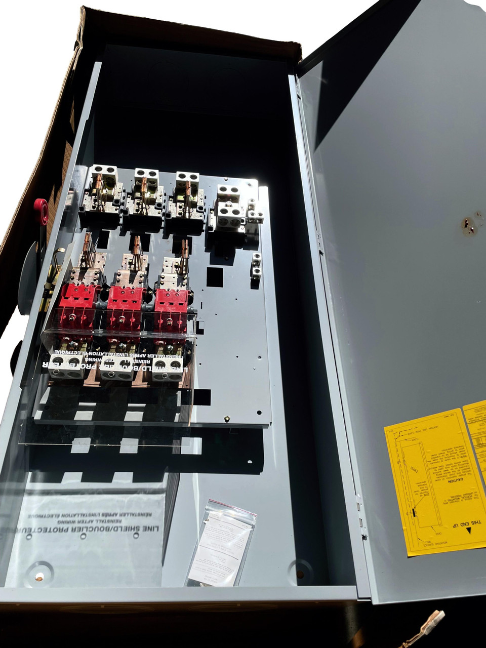 DG326NGK 600A Fusible Indoor 4 Wire, 240VAC Single Throw Safety Switch